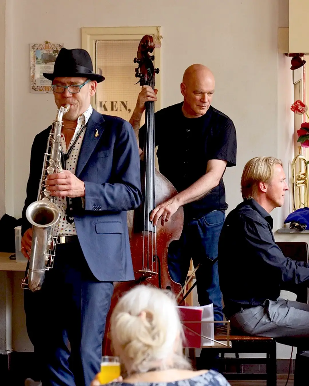 Foto van Arthur Heuwekemeijer Trio voor optreden van Red Light Jazz