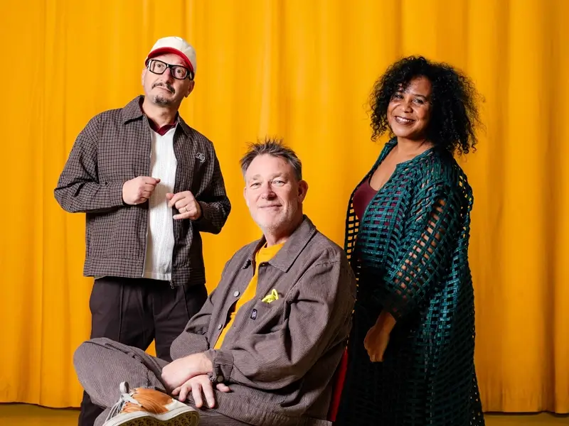ZUCO-103-Groepsfoto ter promotie van Red Light Jazz